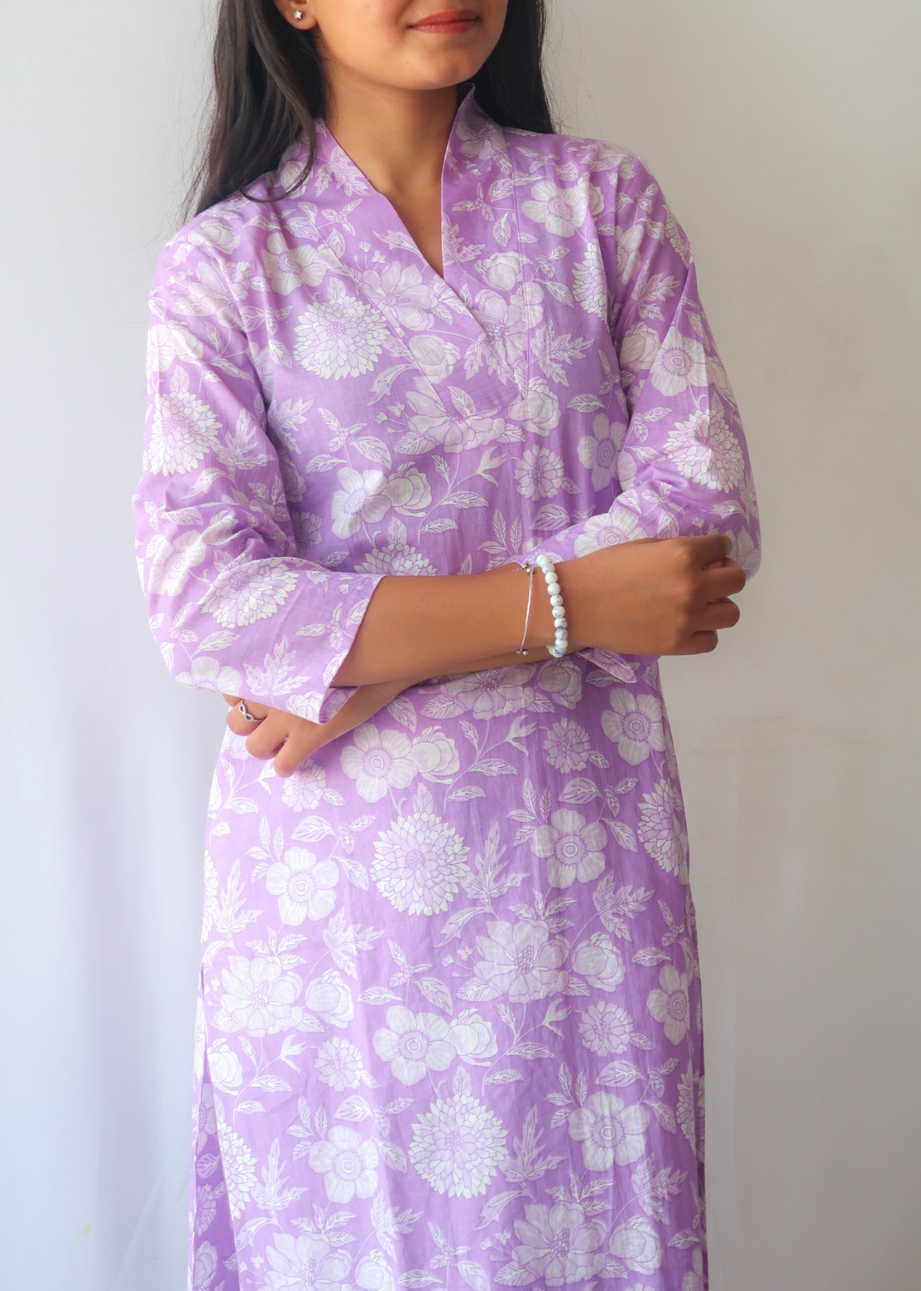 Lavender Floral V-Neck Suit Set - Image 3