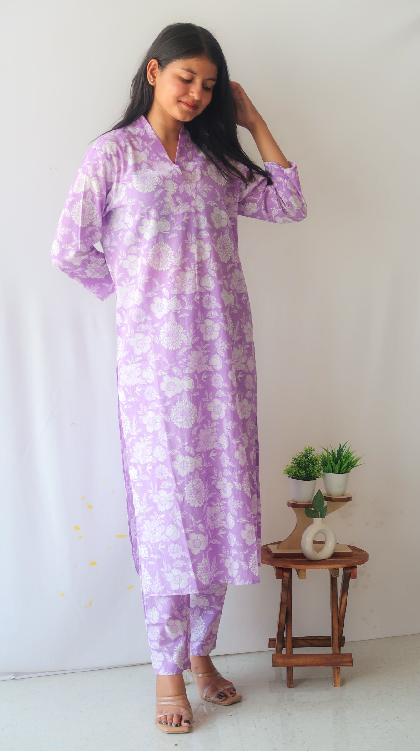 Lavender Floral V-Neck Suit Set - Image 2