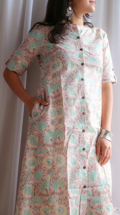 Daily Essential: Enchanting Gardenia Breeze Long Kurta
